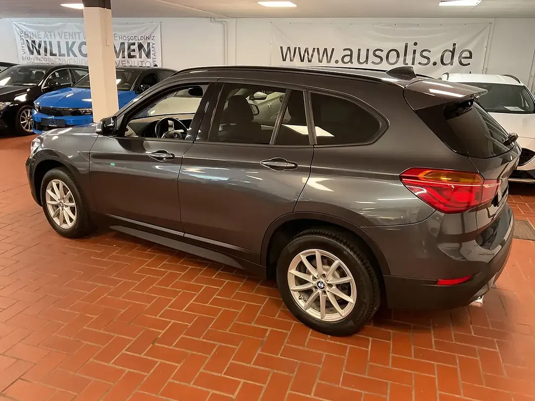 BMW X1 - Thumbnail 4