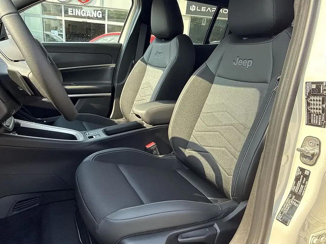 Jeep Avenger 1.2 MHEV Summit - foto 15