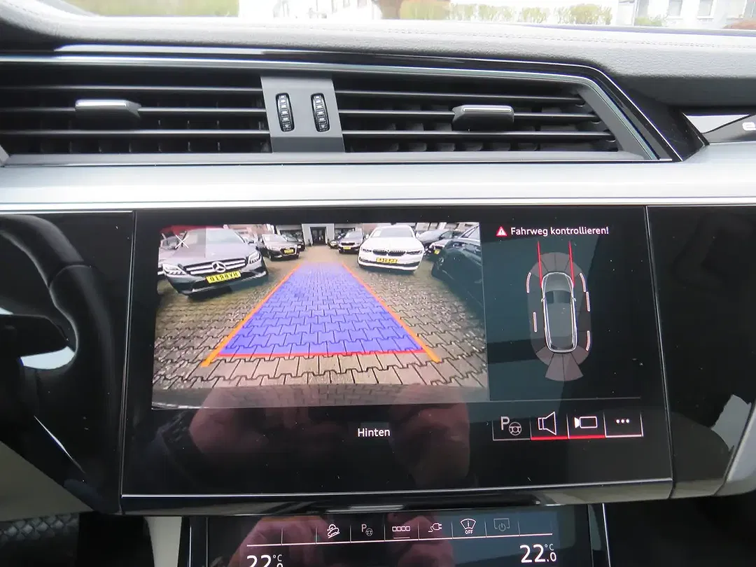 Audi e-tron 55 quattro - foto 15