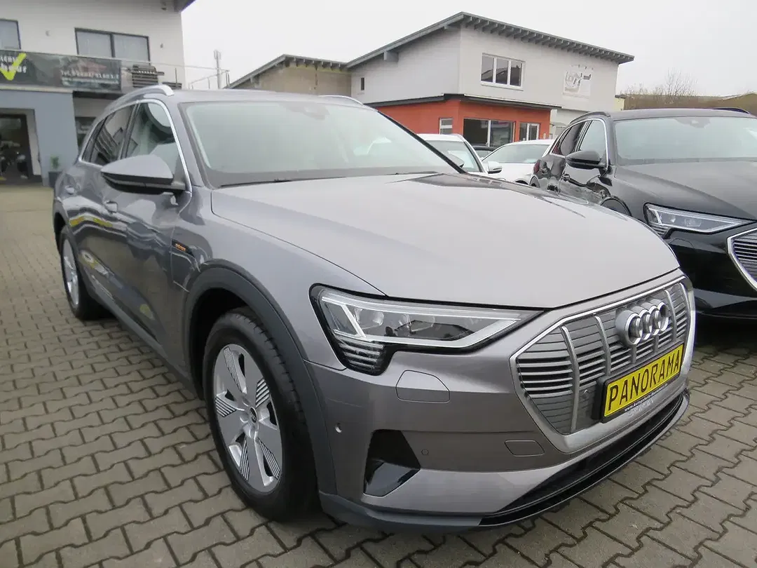 Audi e-tron - Thumbnail 3