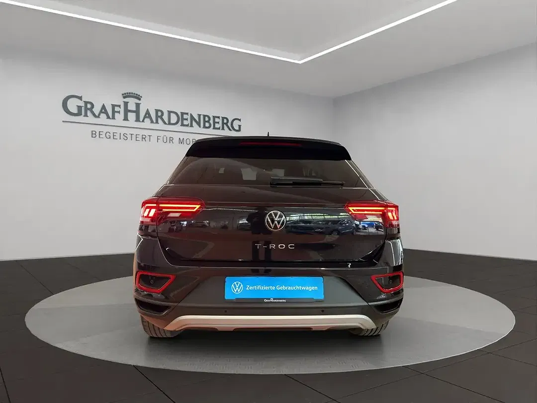 Volkswagen T-Roc - Thumbnail 5