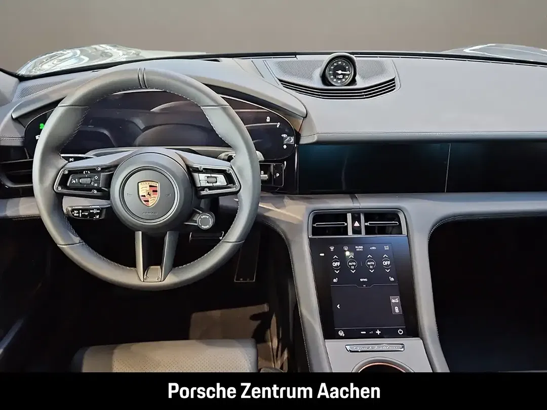 Porsche Taycan - Thumbnail 11