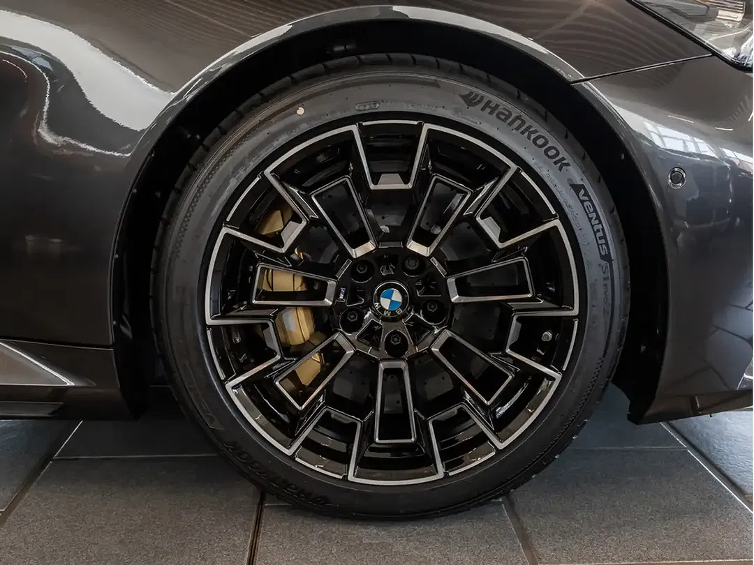 BMW M5 - Thumbnail 9