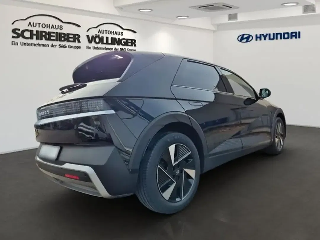 Hyundai IONIQ 5 - Thumbnail 3
