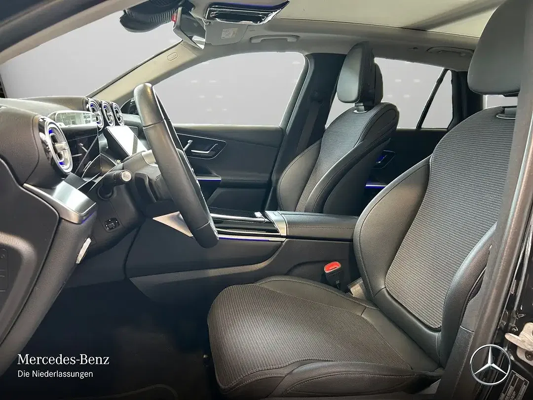 Mercedes-Benz GLC 300 - Thumbnail 10
