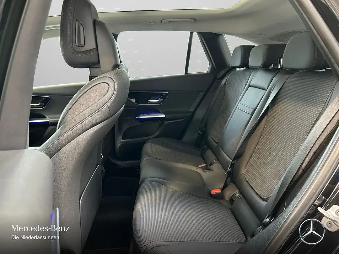 Mercedes-Benz GLC 300 - Thumbnail 11