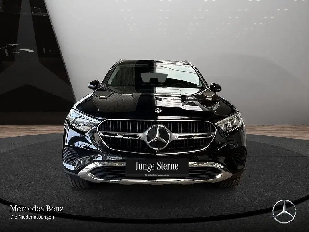 Mercedes-Benz GLC 300 - Thumbnail 2