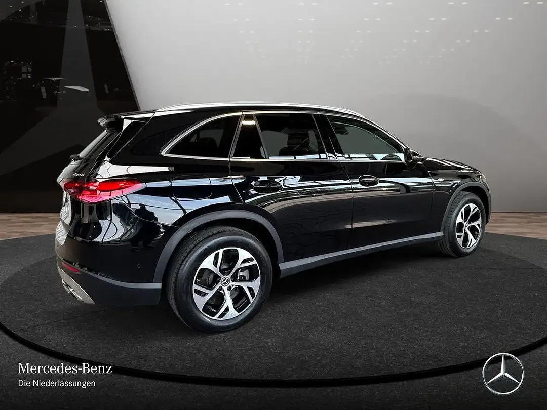 Mercedes-Benz GLC 300 - Thumbnail 7