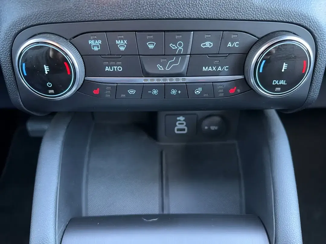 Ford Kuga - Thumbnail 11