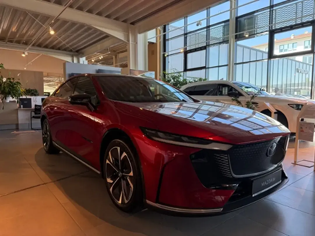 Mazda 6 - Thumbnail 3