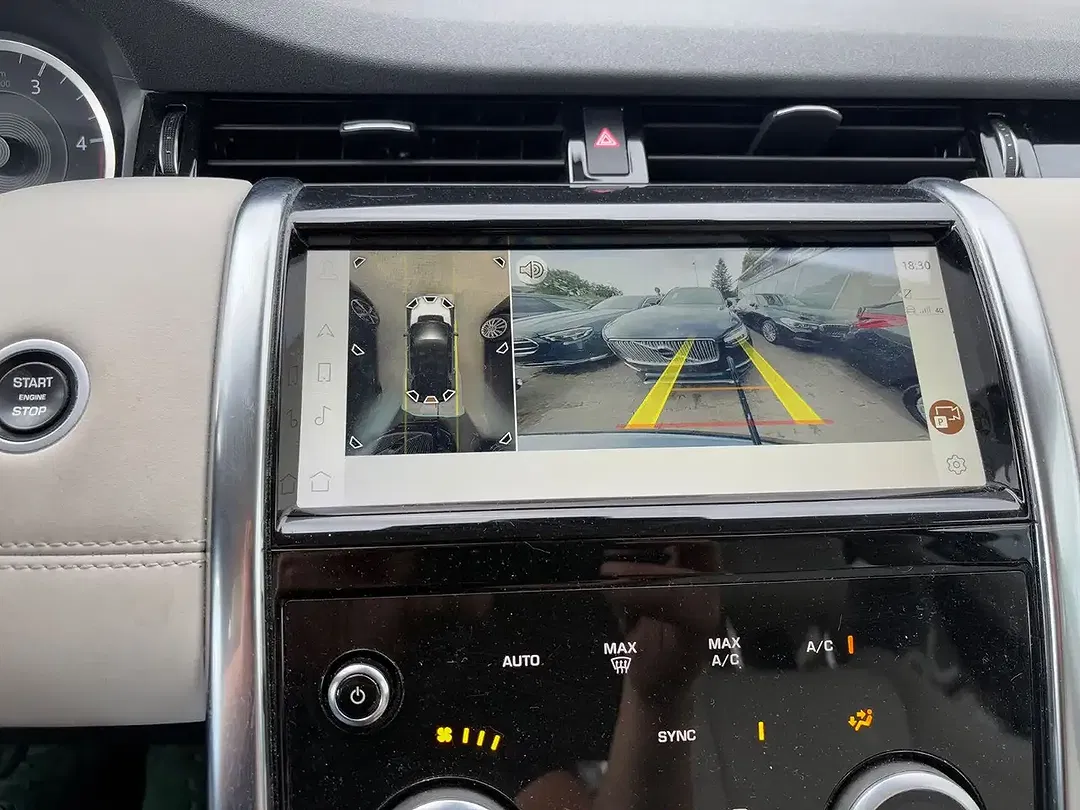 Land Rover Discovery Sport - Thumbnail 4