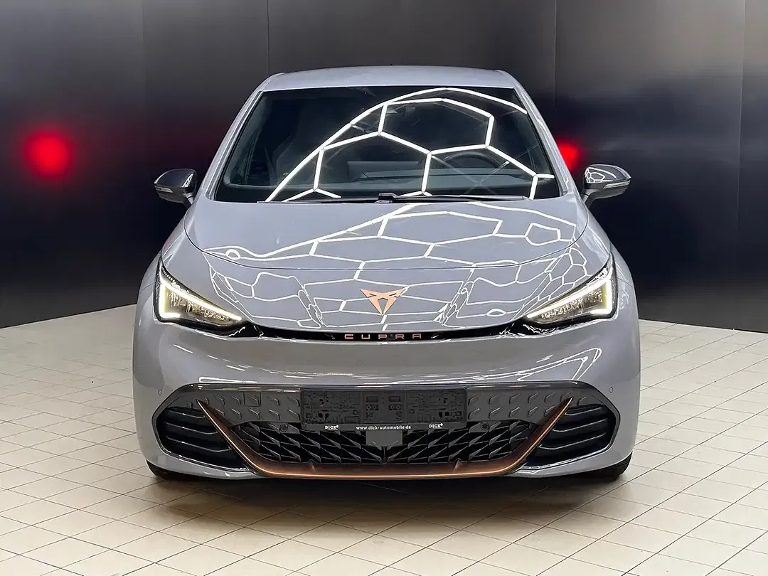 CUPRA Born - Thumbnail 3