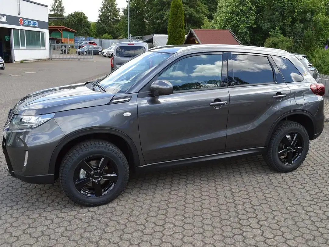 Suzuki Vitara - Thumbnail 3