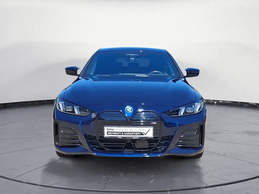 BMW i4 - Thumbnail 8
