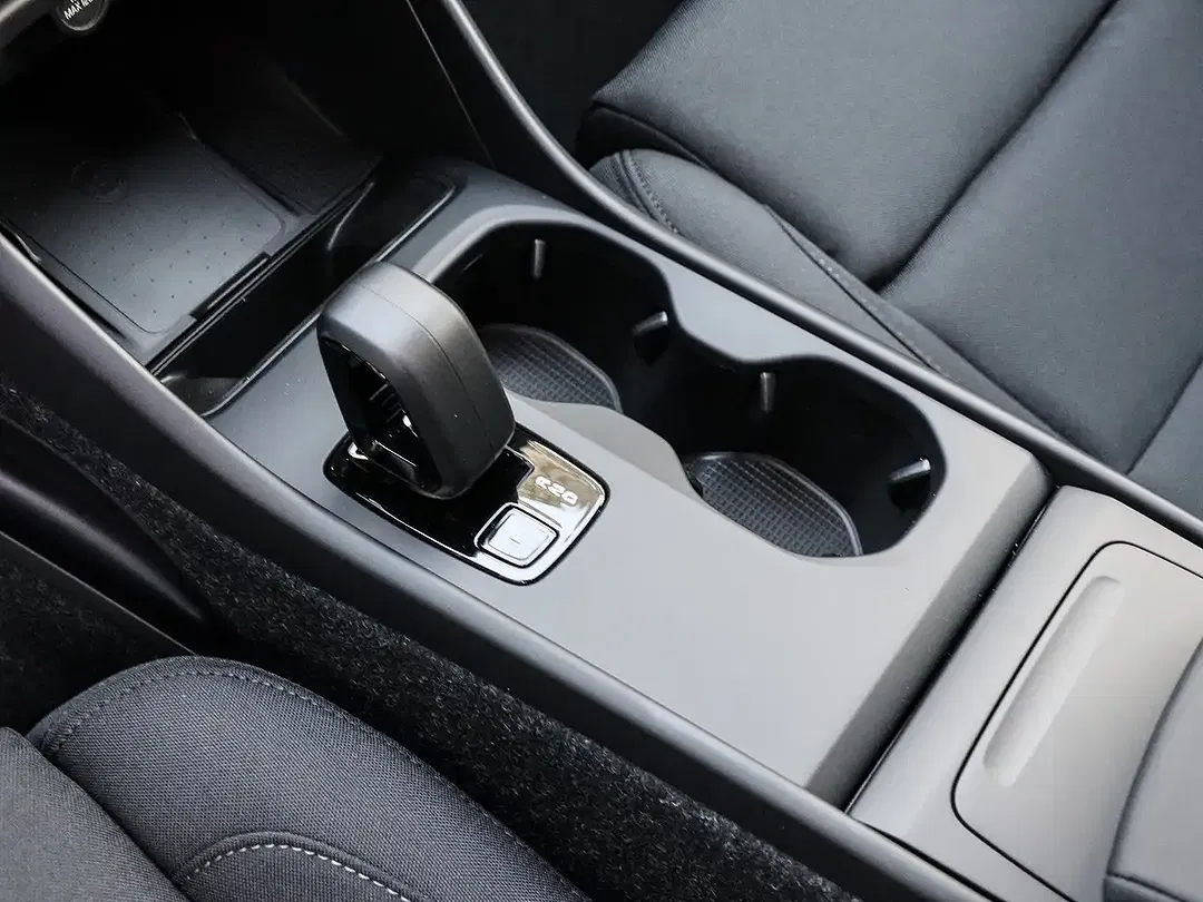 Volvo EX40 - Thumbnail 11