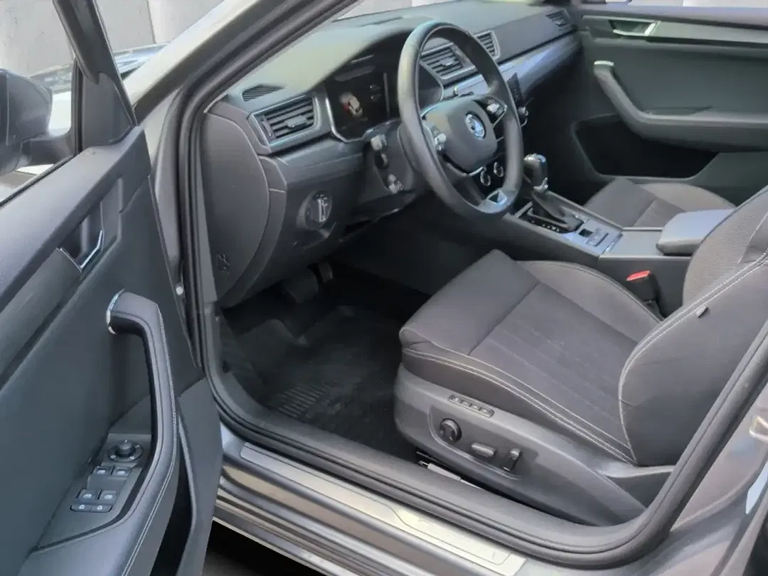 Skoda Superb - Thumbnail 4