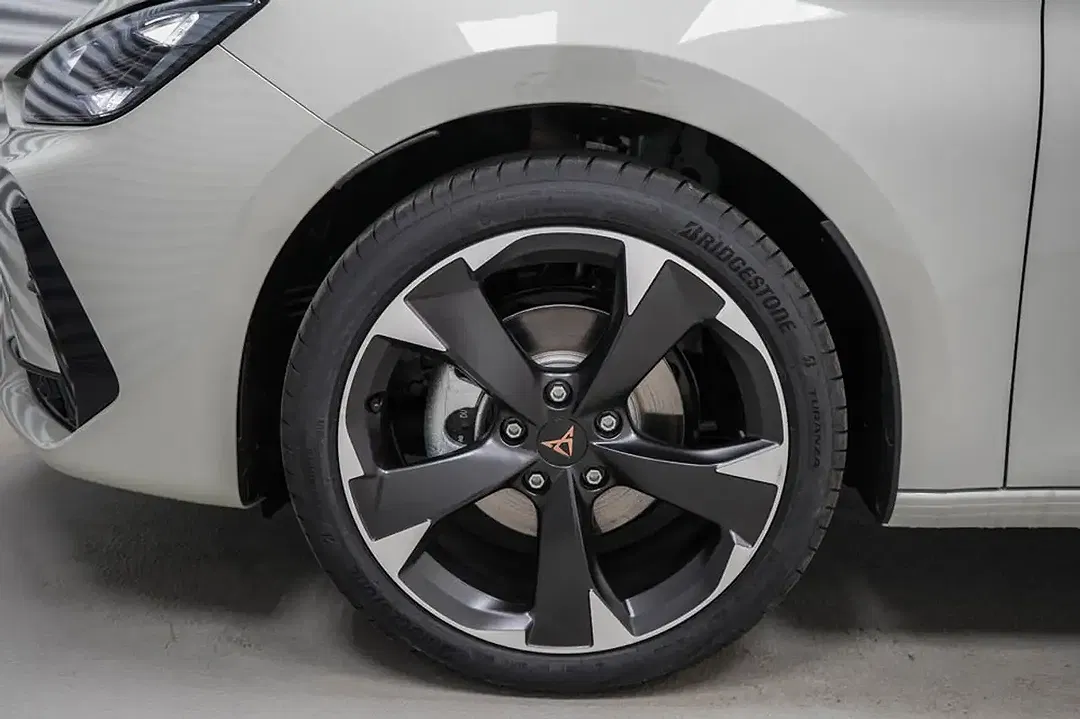 CUPRA Leon - Thumbnail 5