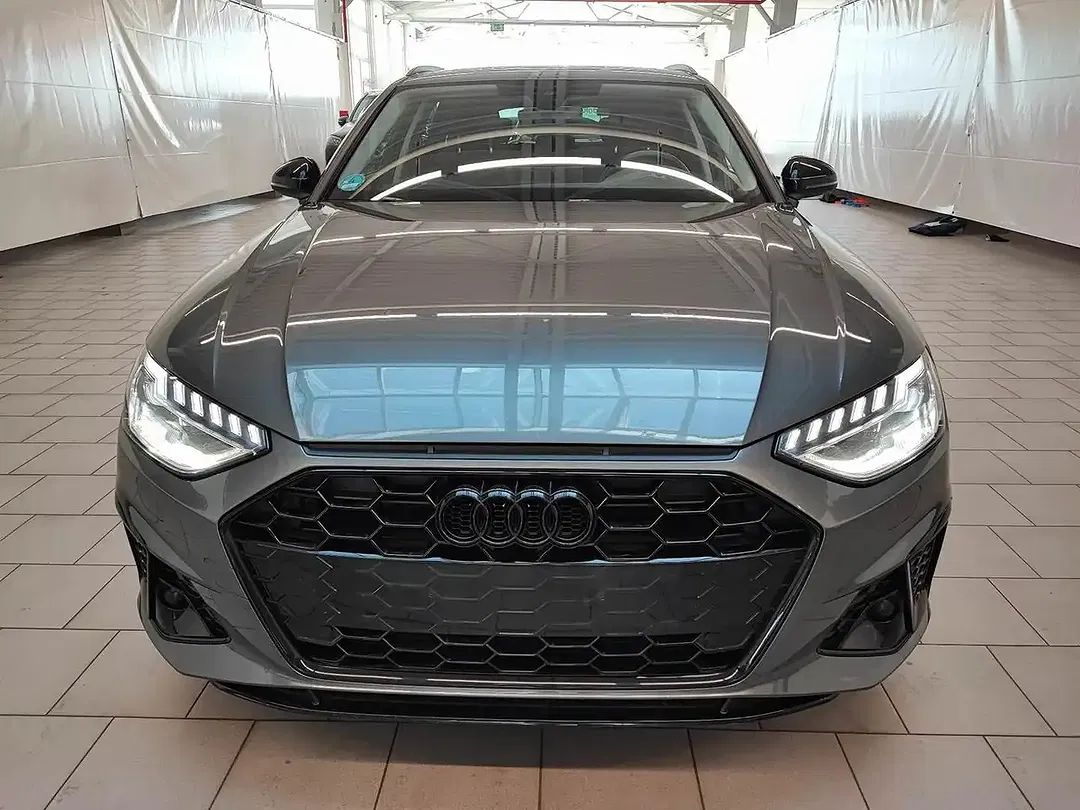 Audi A4 - Thumbnail 4