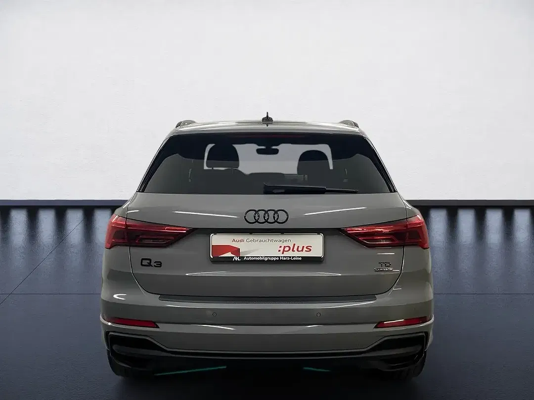 Audi Q3 - Thumbnail 4
