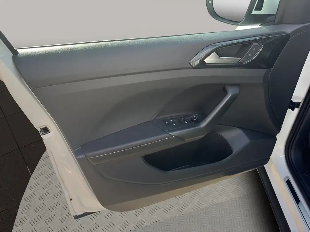 Volkswagen T-Cross - Thumbnail 10