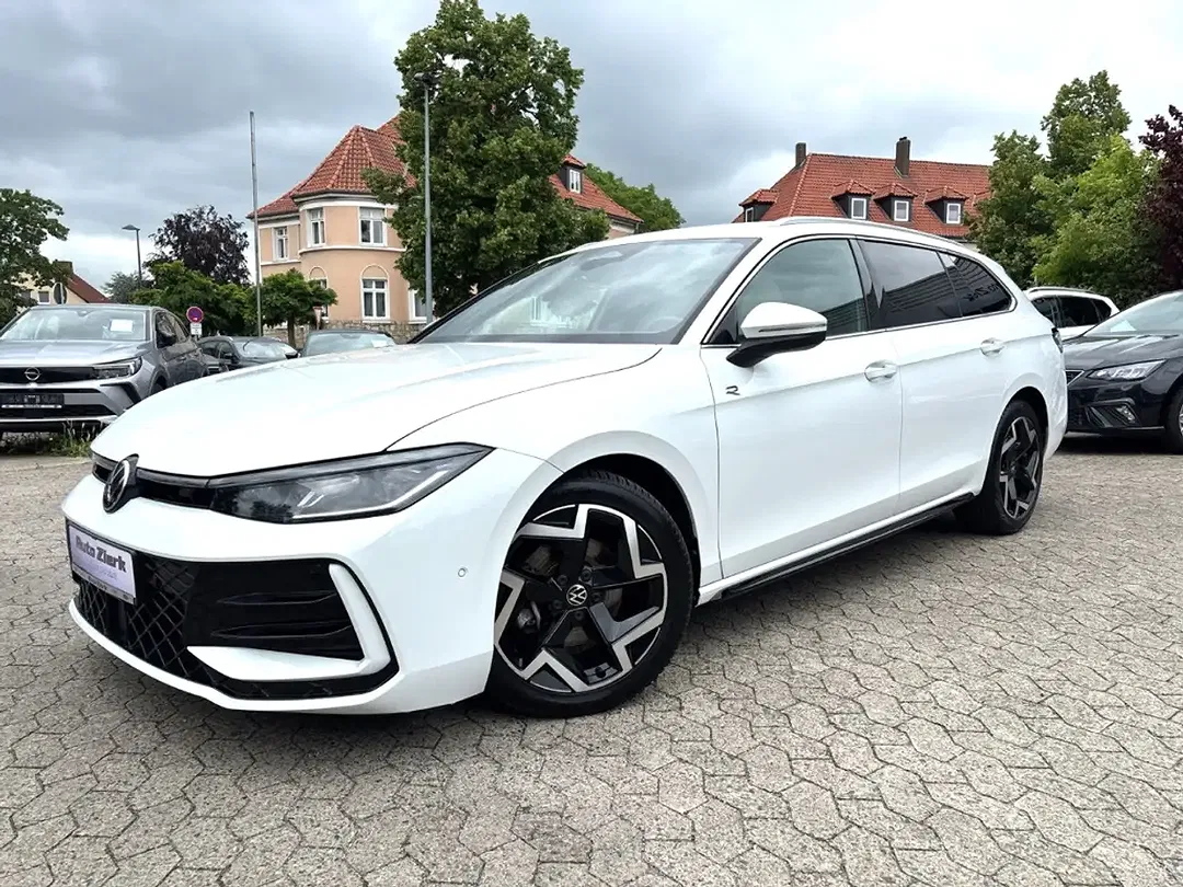 Volkswagen Passat - Thumbnail 10