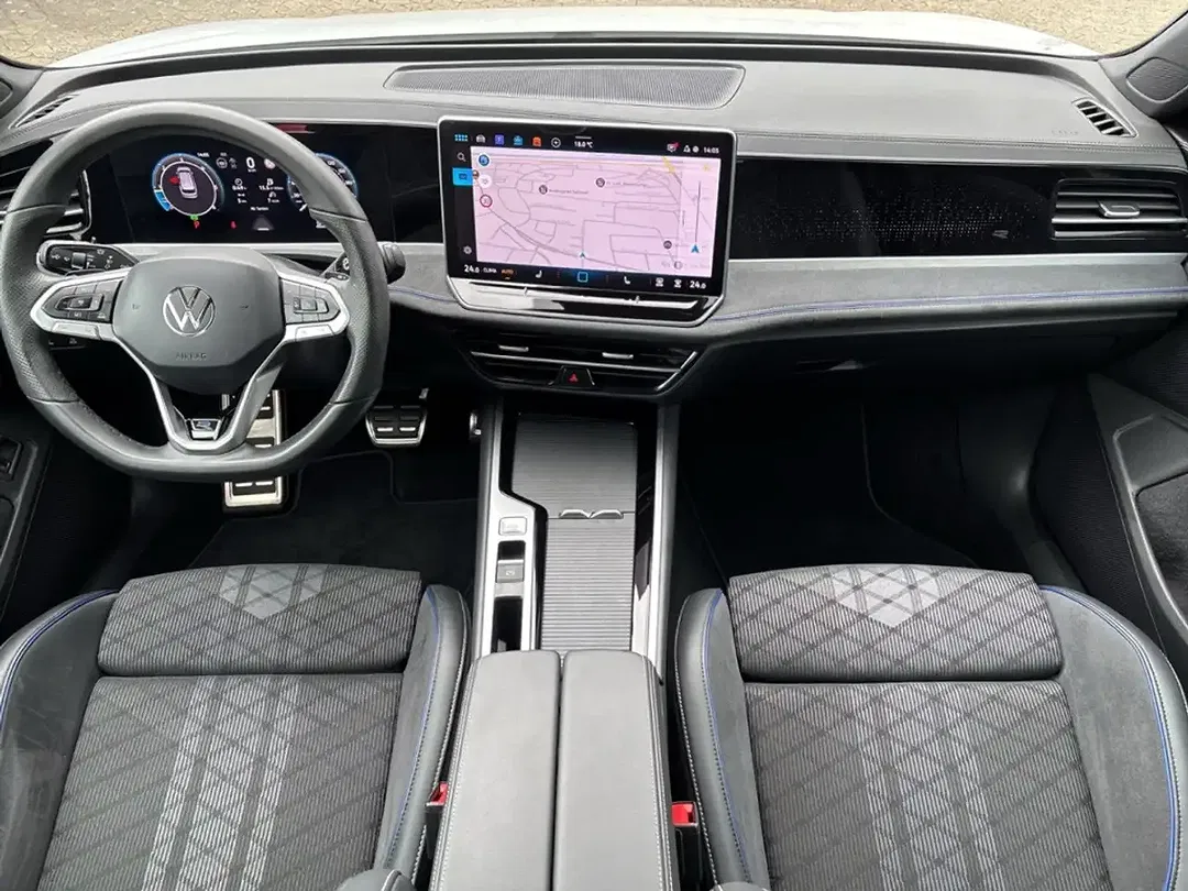 Volkswagen Passat - Thumbnail 11