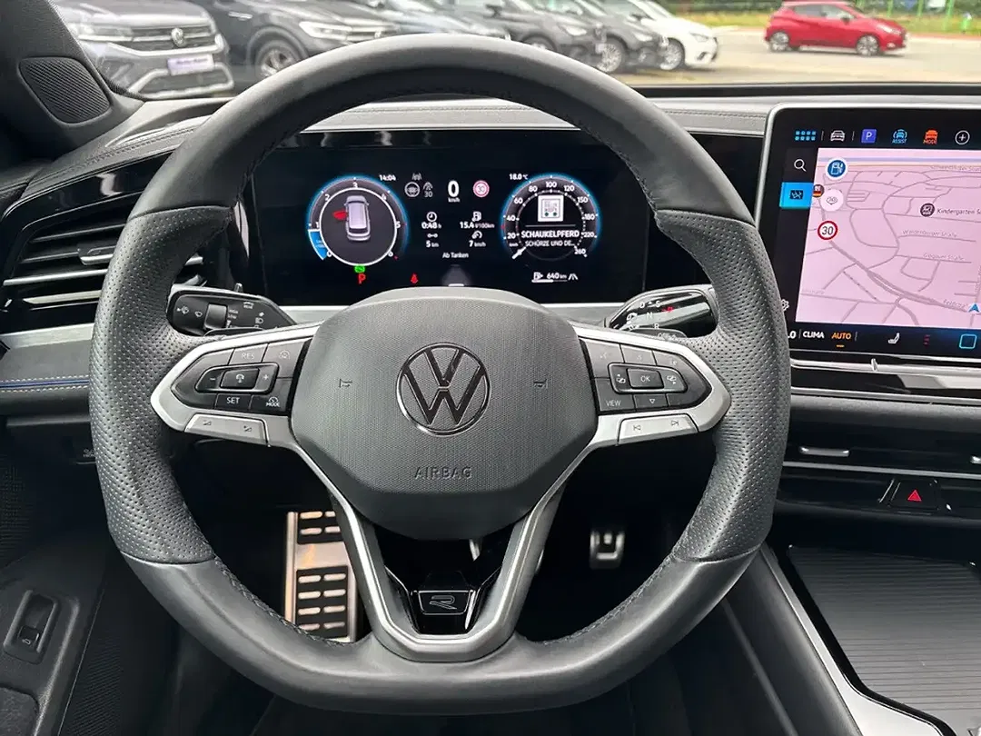 Volkswagen Passat - Thumbnail 12