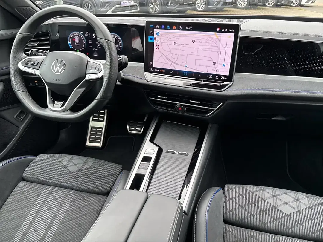 Volkswagen Passat - Thumbnail 13