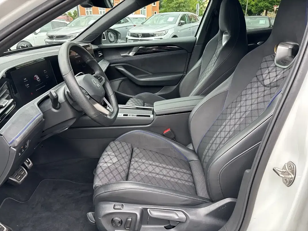Volkswagen Passat 2.0 TDI DSG R-Line - foto 15