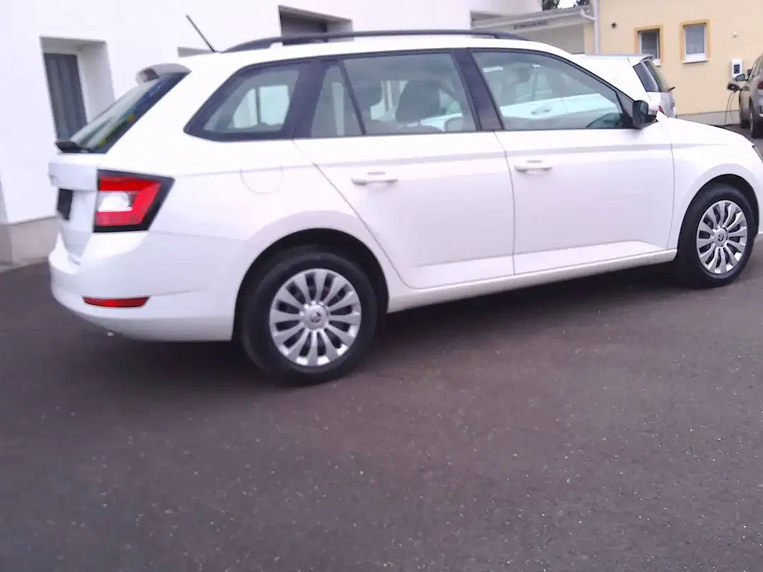 Skoda Fabia - Thumbnail 5