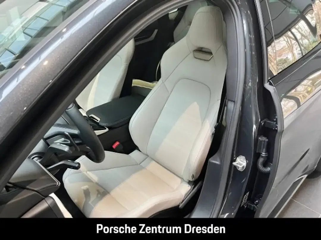 Porsche Panamera - Thumbnail 5