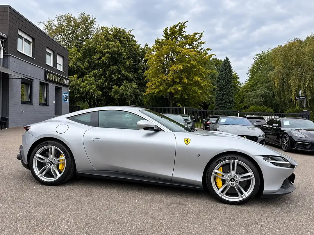 Ferrari Roma - Thumbnail 3