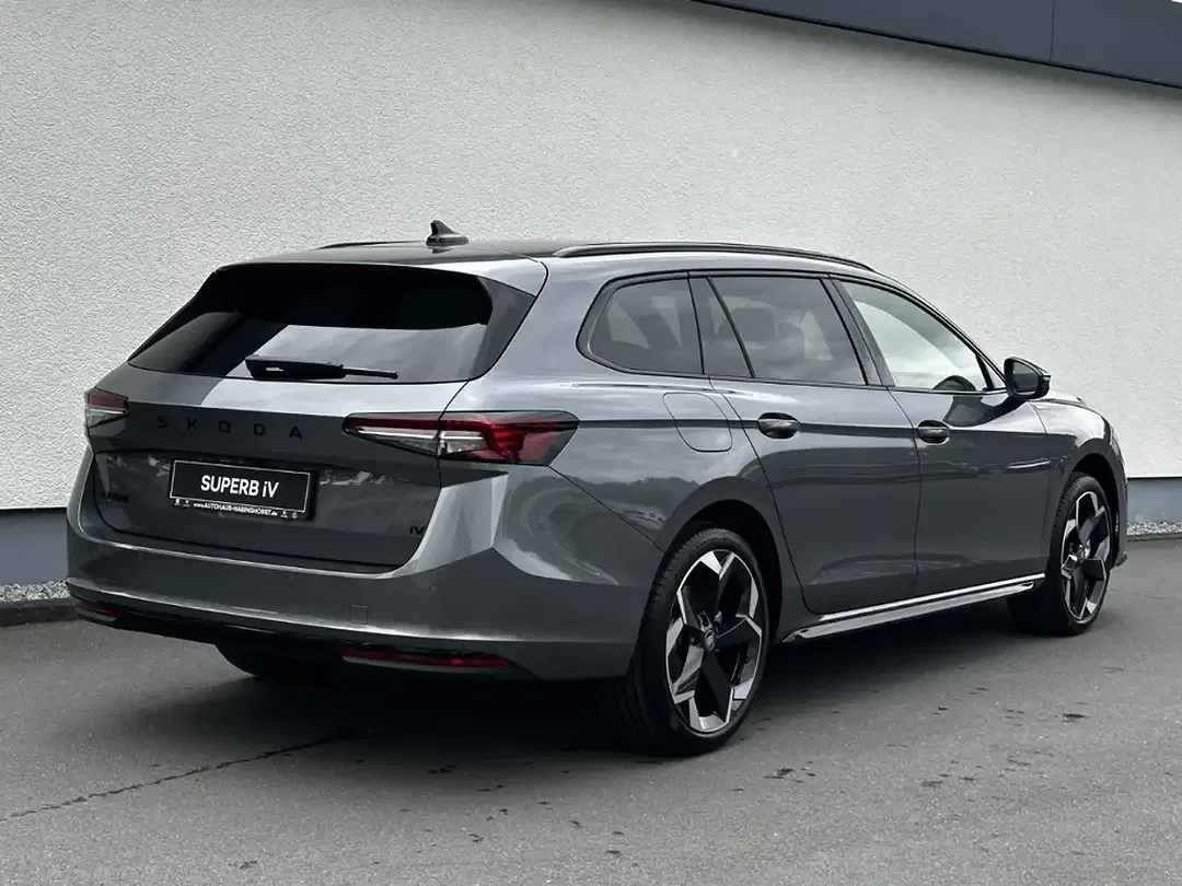Skoda Superb - Thumbnail 2
