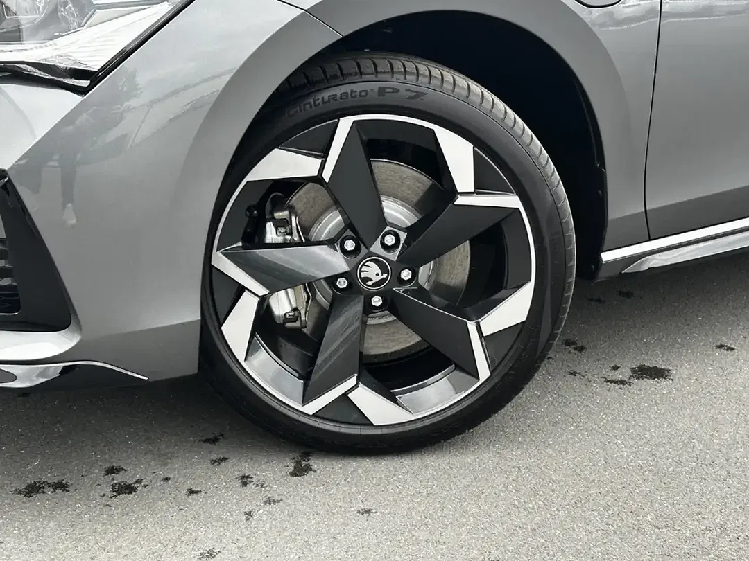 Skoda Superb - Thumbnail 3
