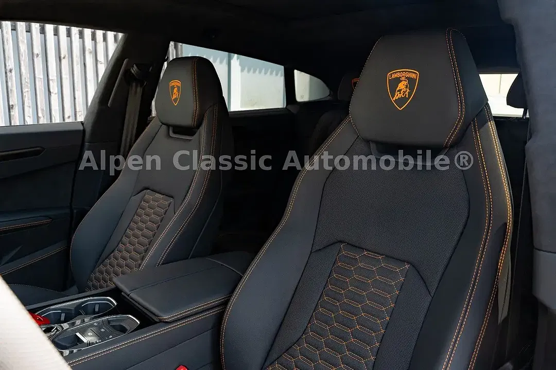 Lamborghini Urus - Thumbnail 4