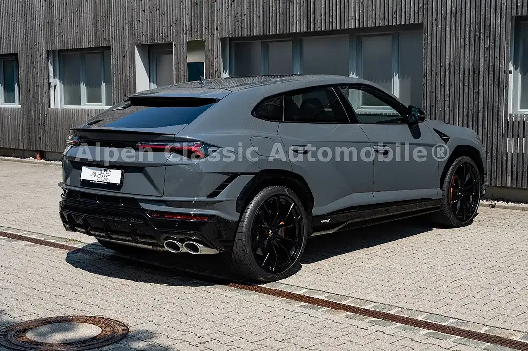 Lamborghini Urus - Thumbnail 5