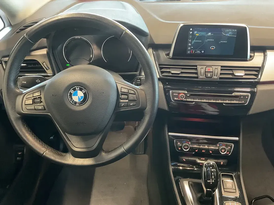 BMW 218 - Thumbnail 11