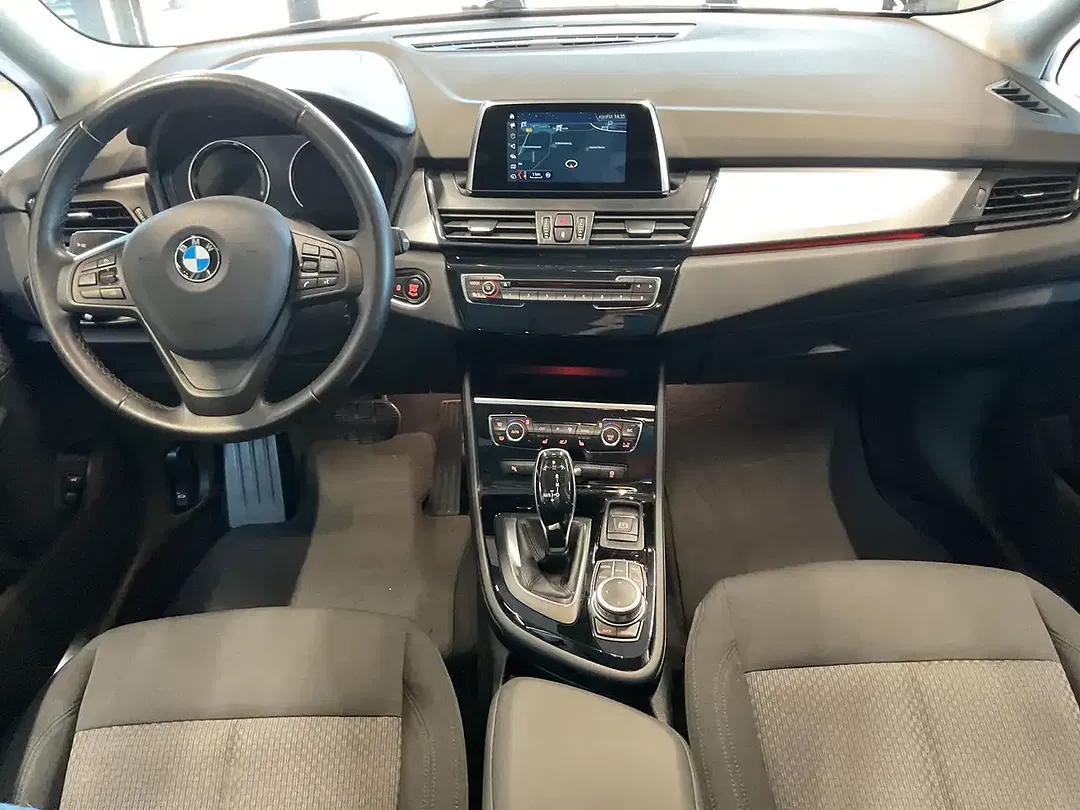 BMW 218 - Thumbnail 12