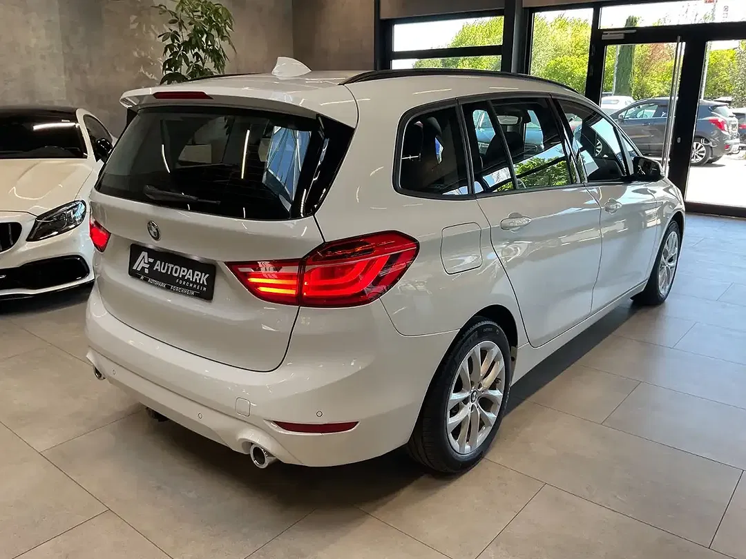 BMW 218 - Thumbnail 4