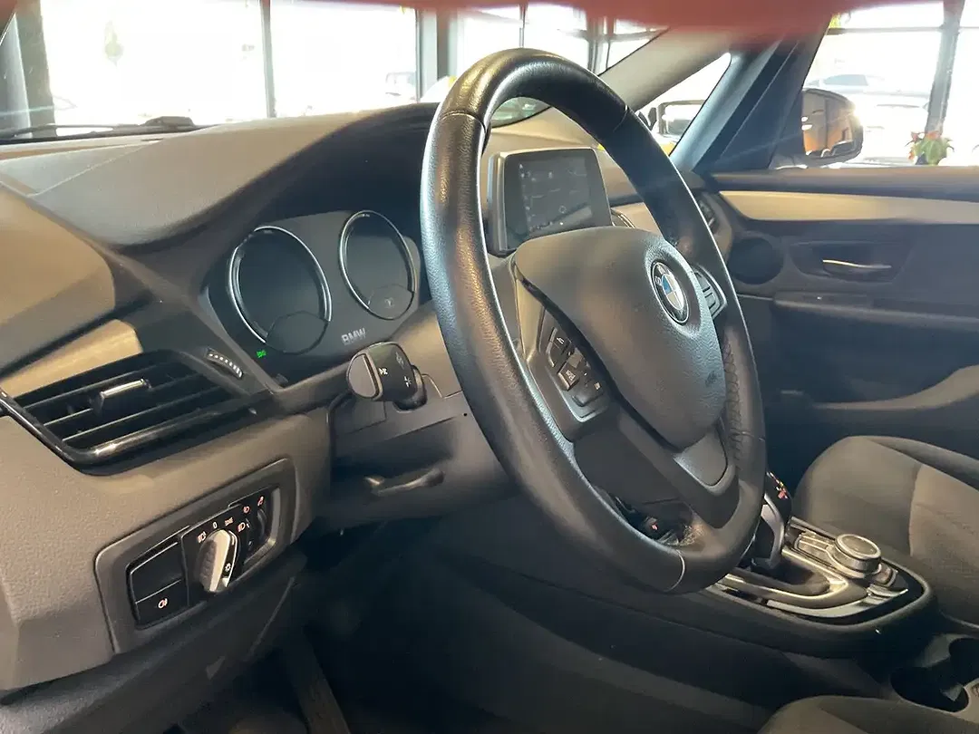 BMW 218 - Thumbnail 9