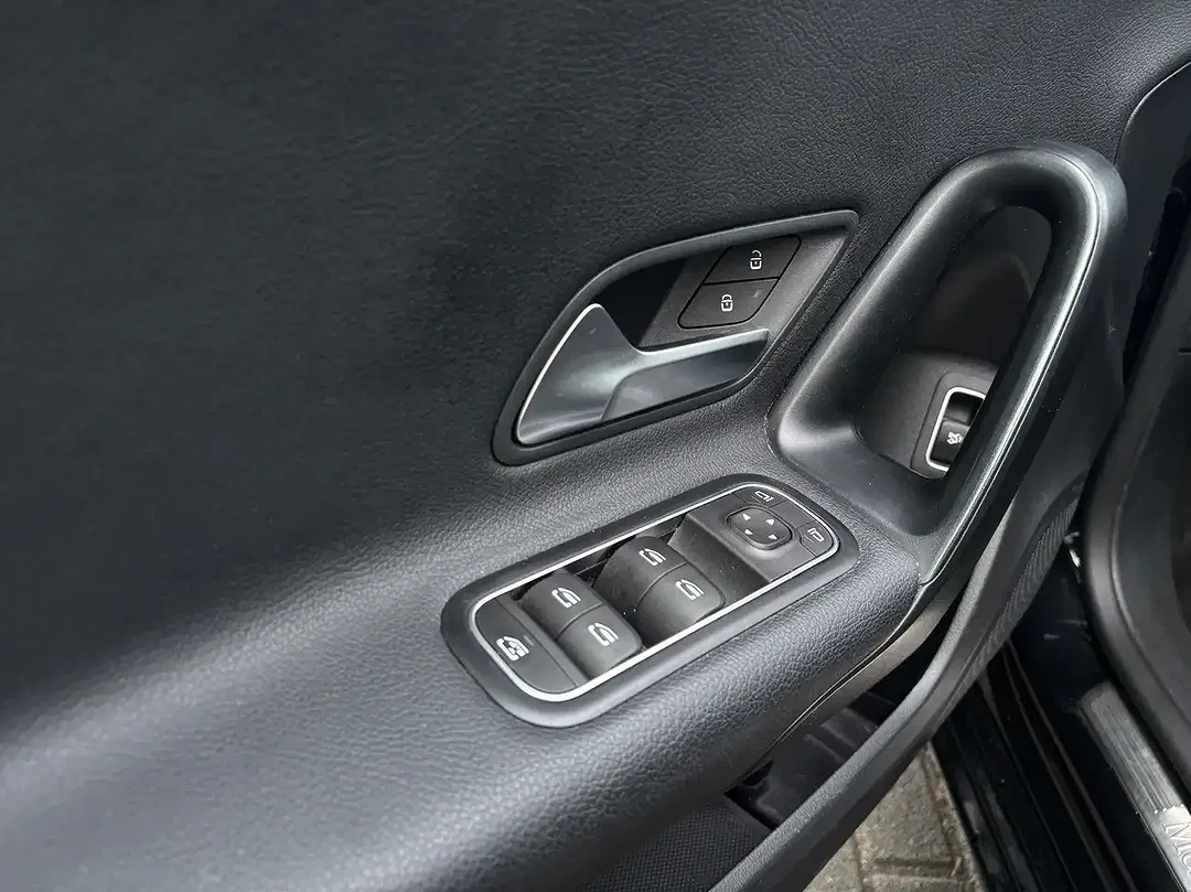 Mercedes-Benz A 180 - Thumbnail 9