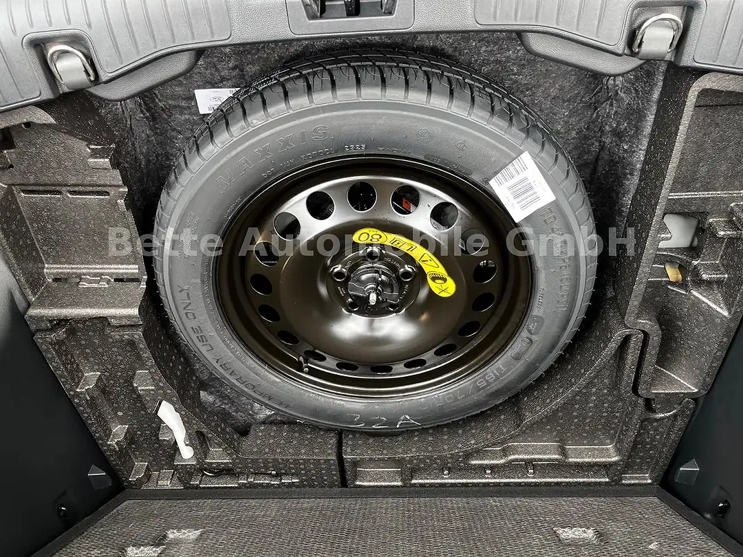 Ford Kuga - Thumbnail 12