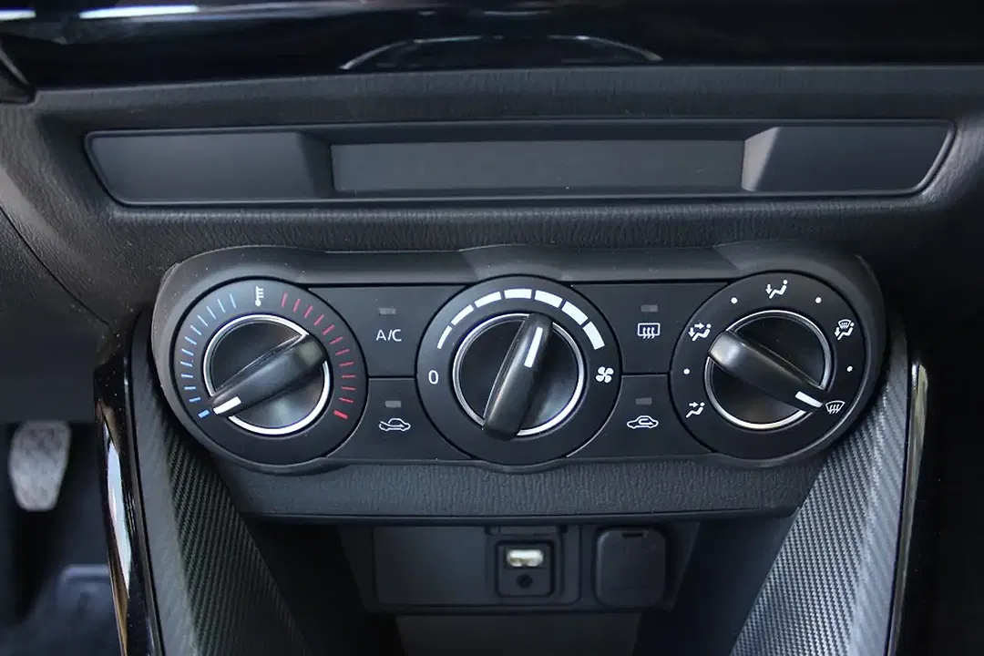 Mazda 2 - Thumbnail 12