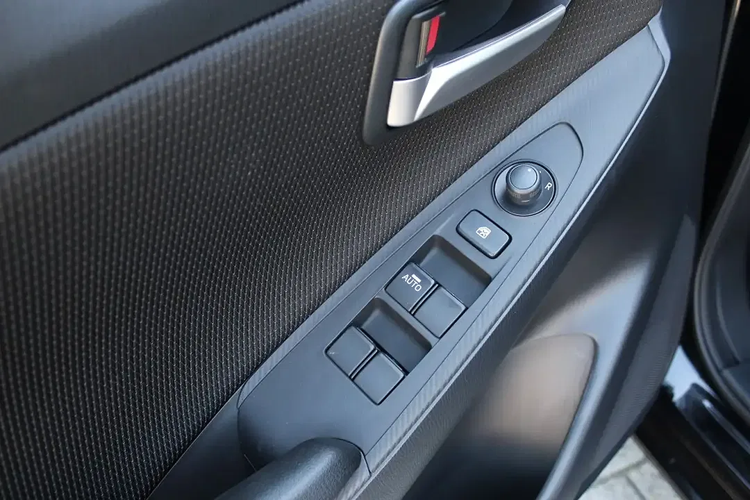 Mazda 2 - Thumbnail 9