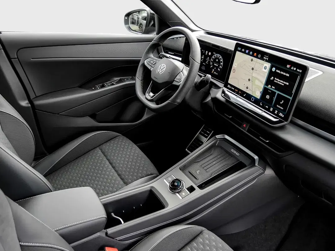 Volkswagen T-Roc - Thumbnail 3
