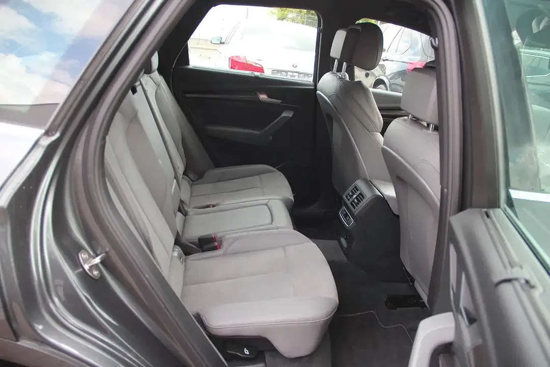 Audi SQ5 - Thumbnail 9