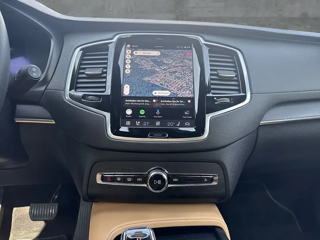 Volvo XC90 - Thumbnail 11