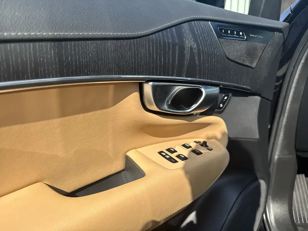 Volvo XC90 T8 PHEV AWD Ultimate Dark - foto 15
