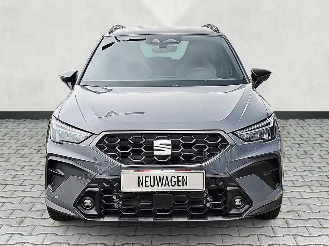 SEAT Arona - Thumbnail 2