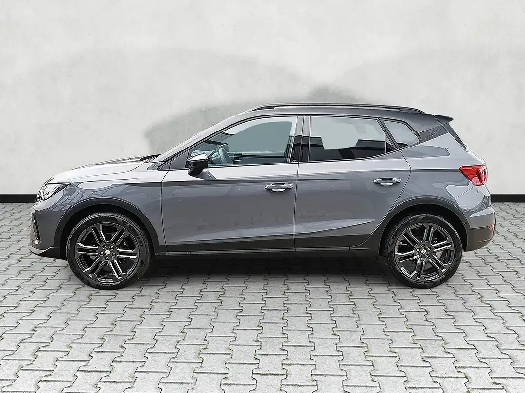 SEAT Arona - Thumbnail 4